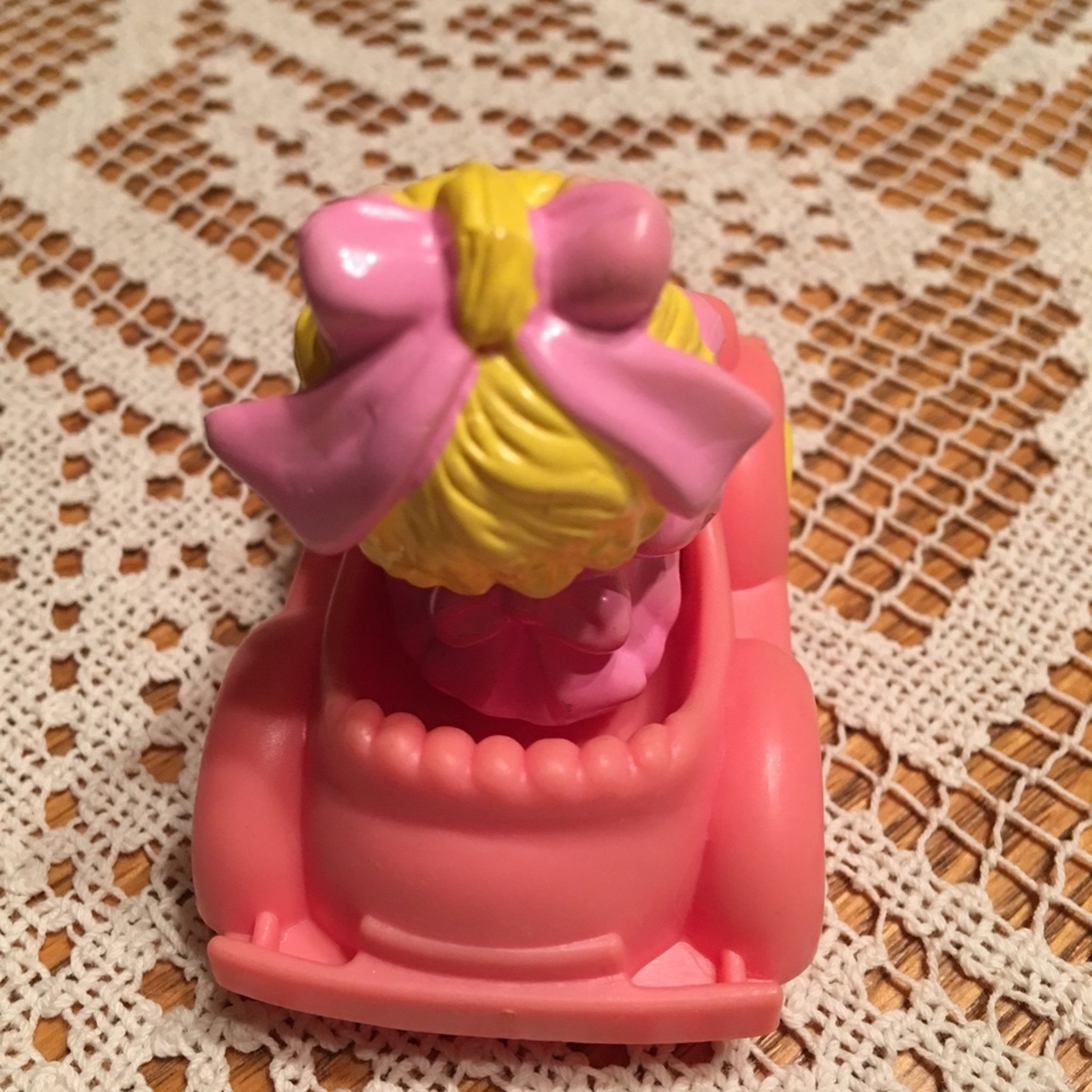 Vintage McDonald's Miss Piggy Happy Meal Toy - Picture 3 of 4